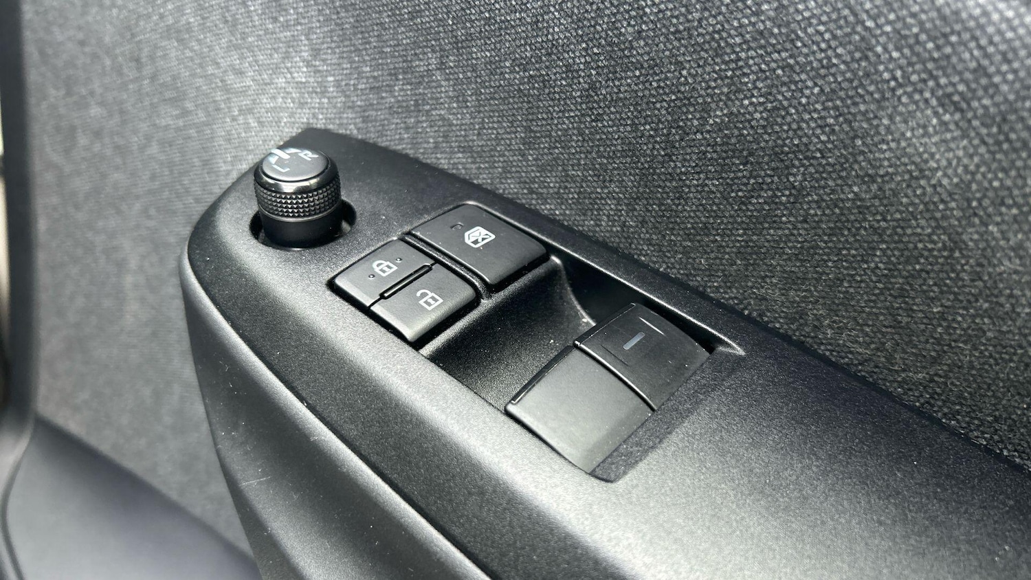 Used Toyota Yaris 2021 for sale - 76484900: Photo 38