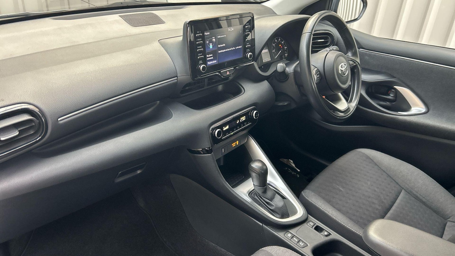 Used Toyota Yaris 2021 for sale - 76484900: Photo 41