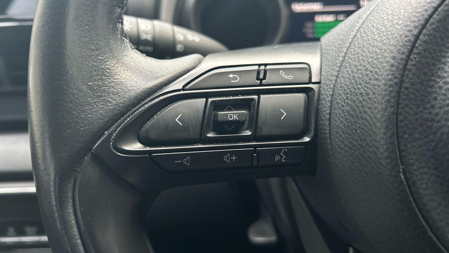 Used Toyota Yaris 2021 for sale - 77191208: Photo 32