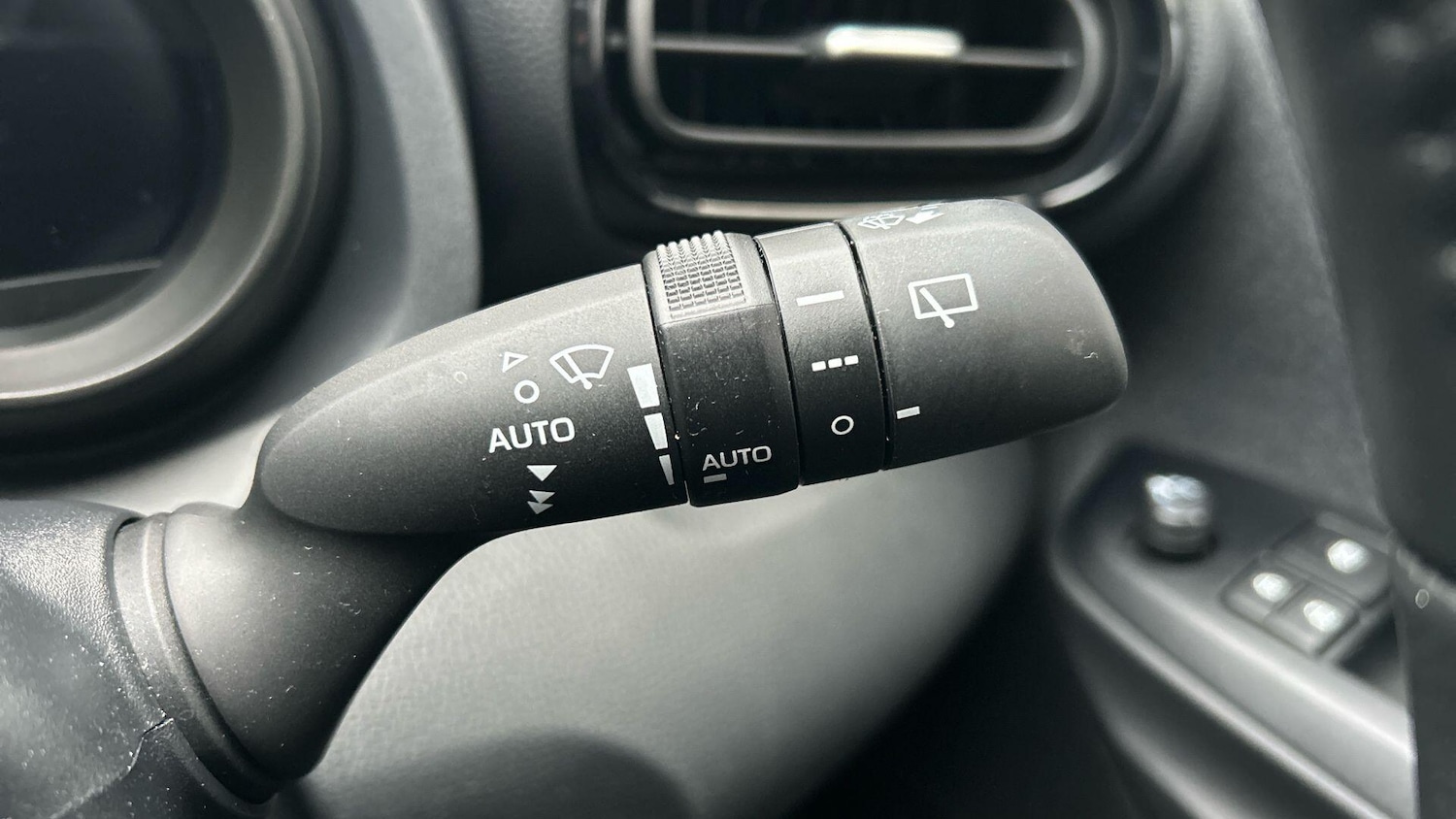 Used Toyota Yaris 2021 for sale - 77191208: Photo 34