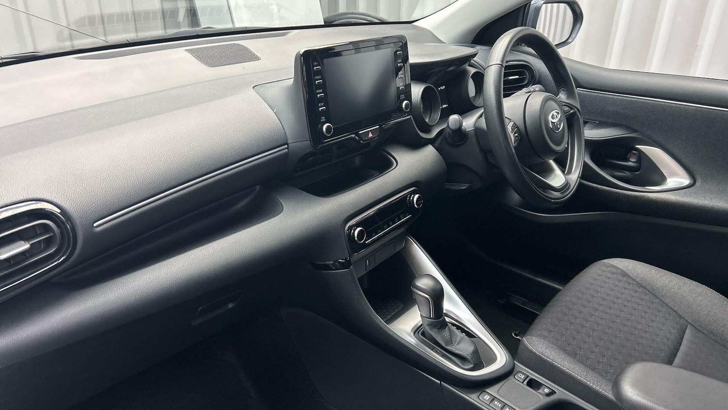 Used Toyota Yaris 2021 for sale - 77191208: Photo 38