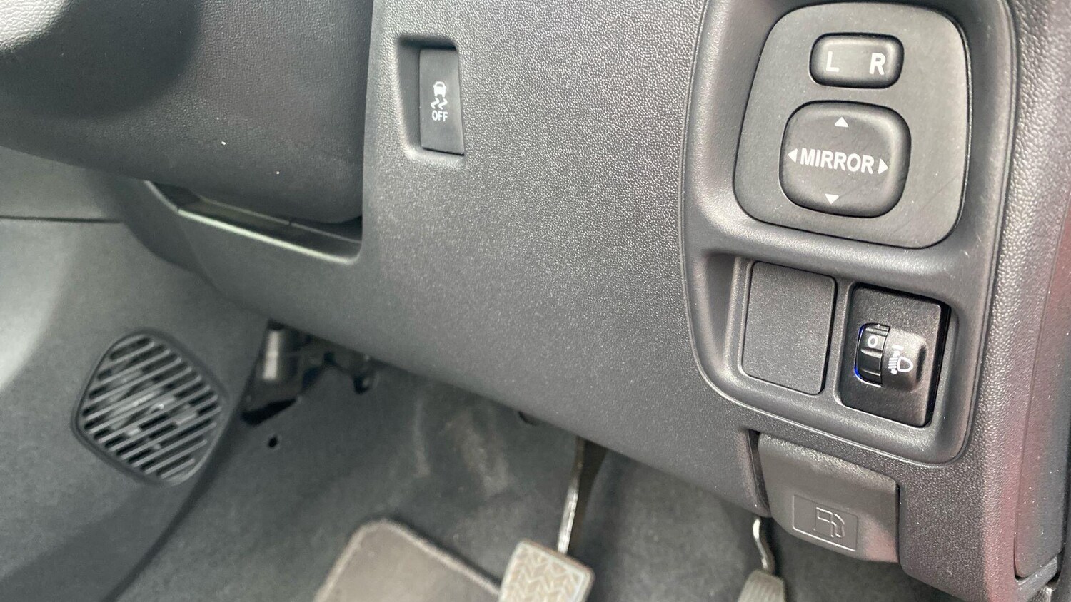 Used Toyota AYGO for sale - 77940111: Photo 32