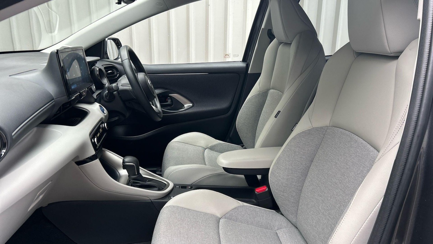 Used Toyota Yaris 2023 for sale - 76550401: Photo 14