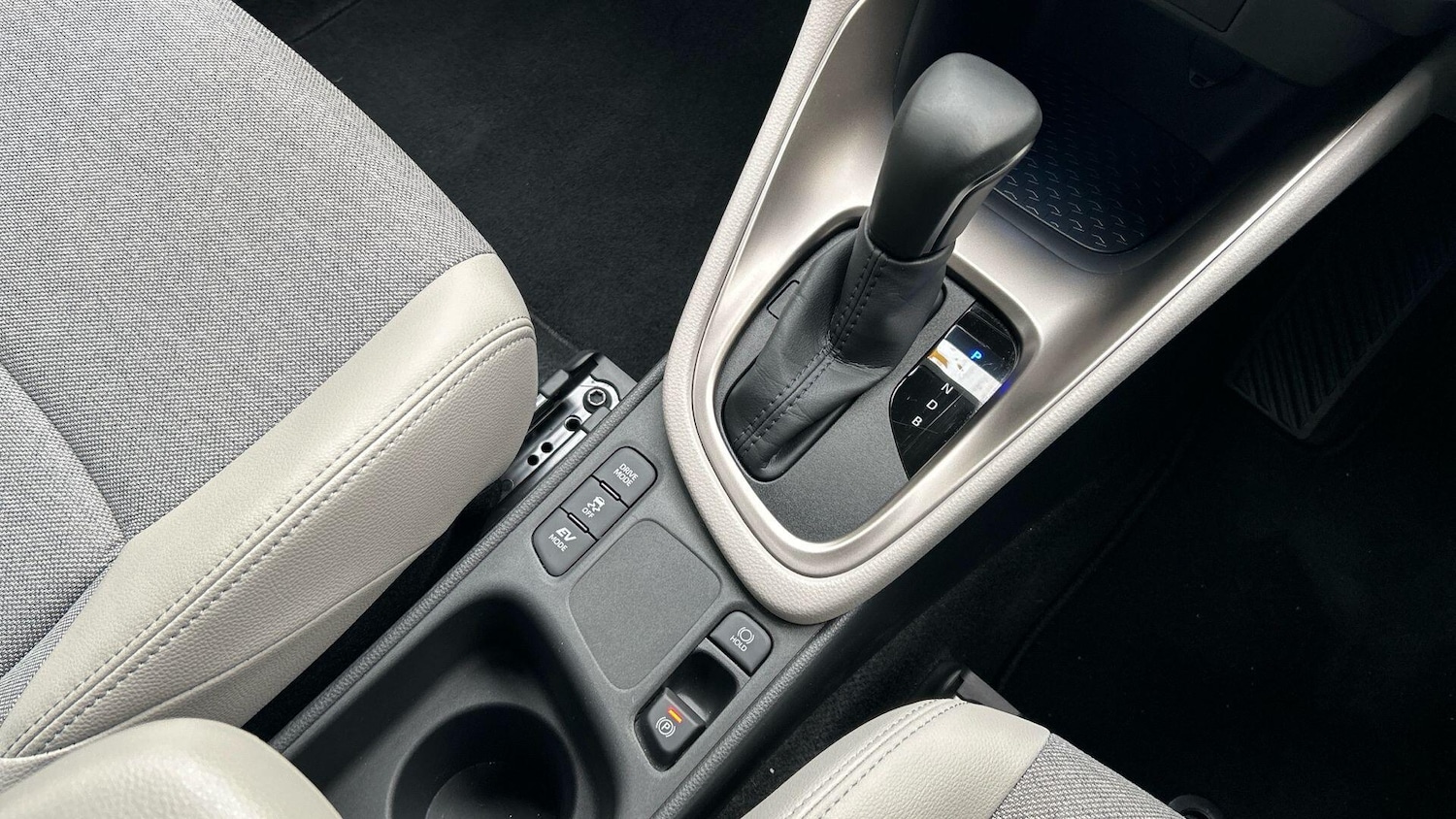 Used Toyota Yaris 2023 for sale - 76550401: Photo 31