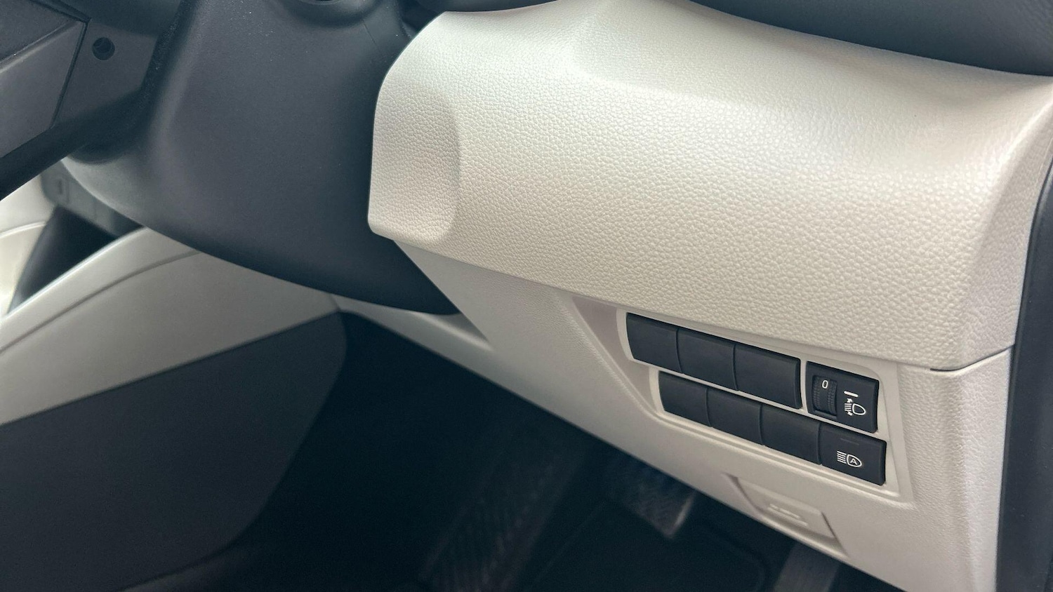 Used Toyota Yaris 2023 for sale - 76550401: Photo 43