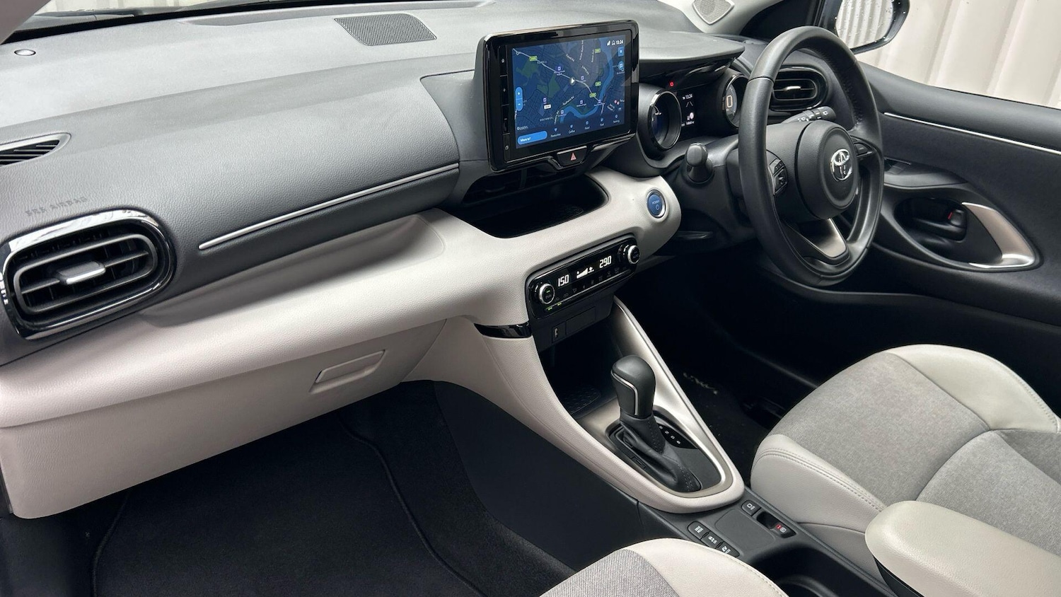 Used Toyota Yaris 2023 for sale - 76550401: Photo 45