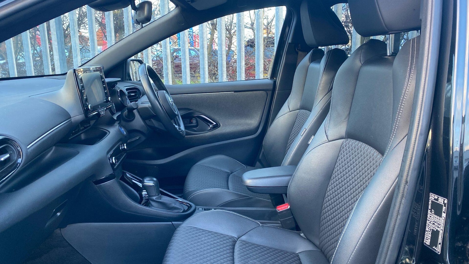 Used Toyota Yaris 2021 for sale - 77090908: Photo 13