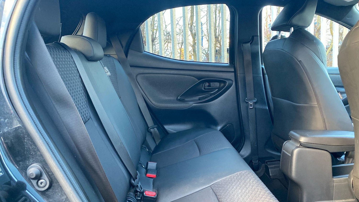 Used Toyota Yaris 2021 for sale - 77090908: Photo 15