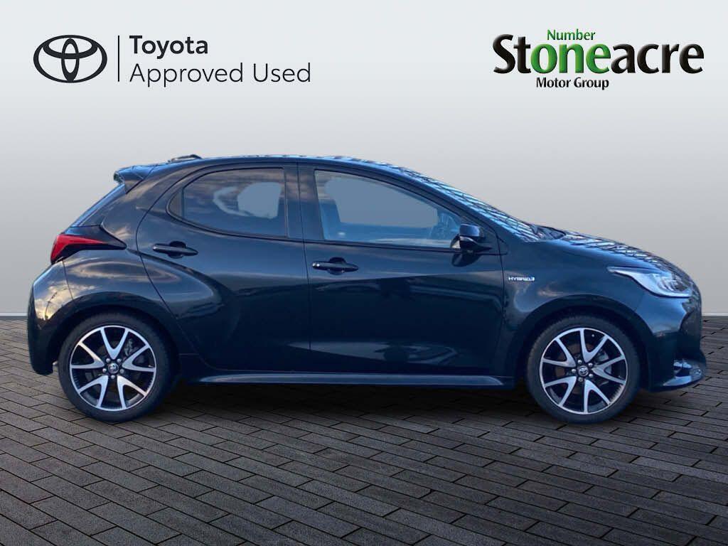 Used Toyota Yaris 2021 for sale - 77090908: Photo 2