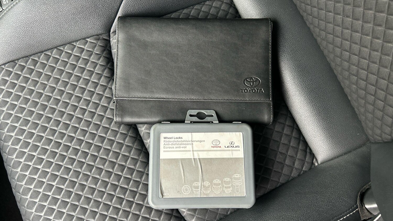 Used Toyota Yaris 2021 for sale - 77090908: Photo 44