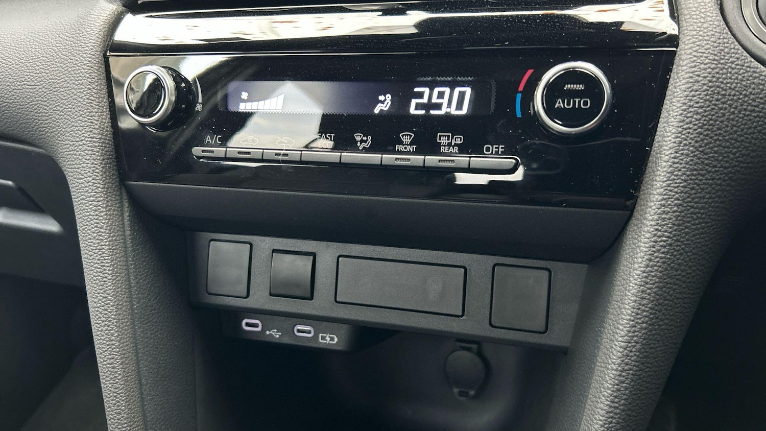 Used Toyota Yaris Cross 2025 for sale - 76993990: Photo 30