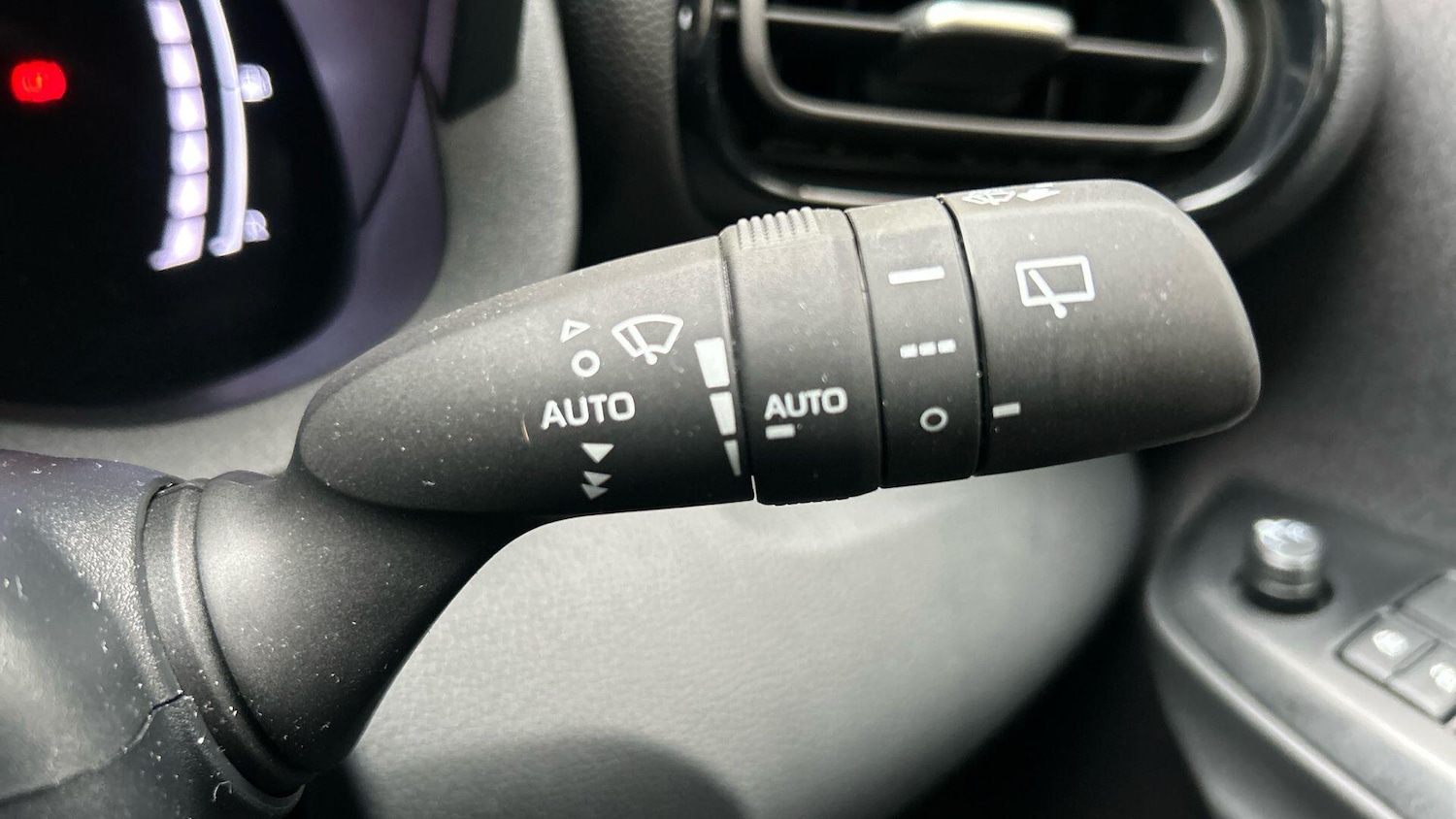 Used Toyota Yaris Cross 2025 for sale - 76993990: Photo 37