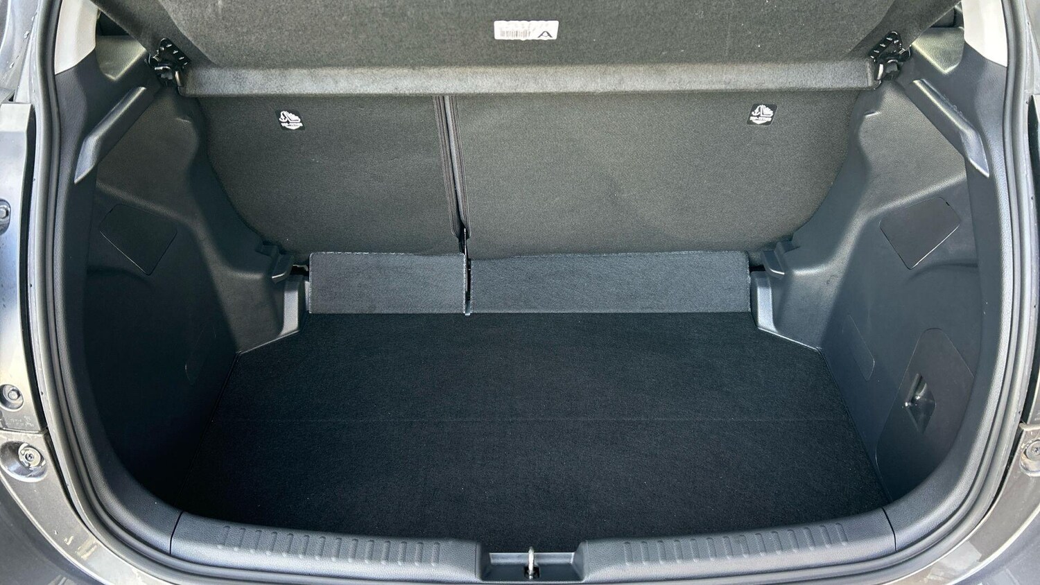 Used Toyota Yaris 2024 for sale - 77574577: Photo 18