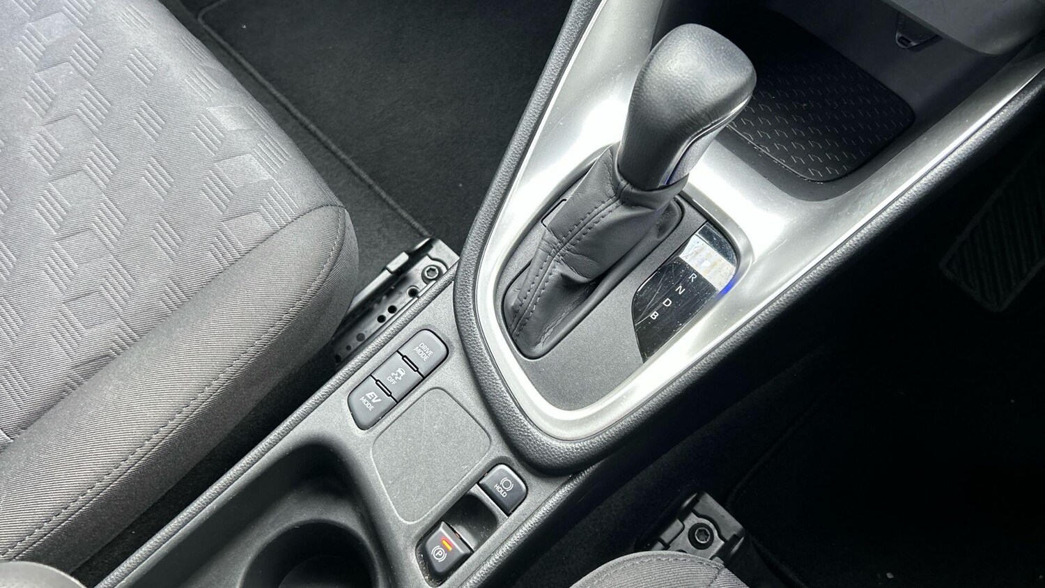 Used Toyota Yaris 2024 for sale - 77574577: Photo 28