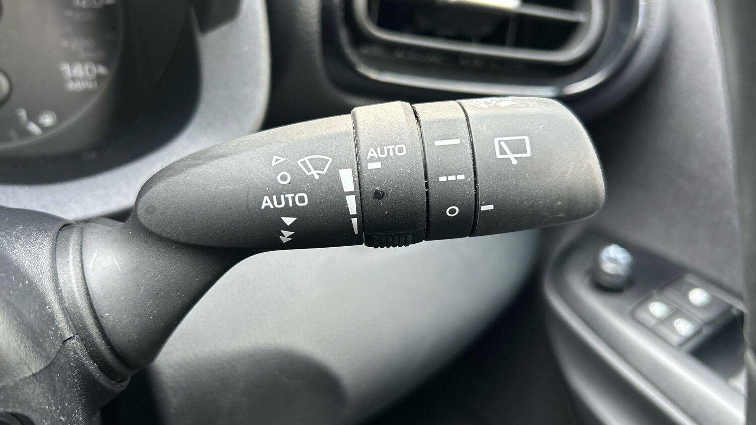 Used Toyota Yaris 2024 for sale - 77574577: Photo 33