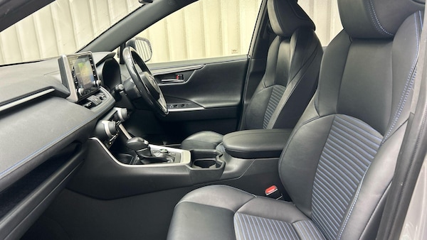 Used Toyota RAV4 2019 for sale - 76307481: Photo 16