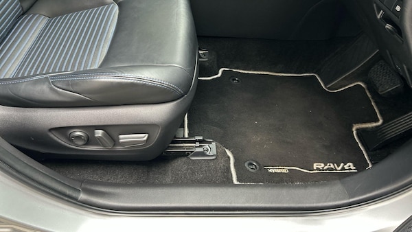 Used Toyota RAV4 2019 for sale - 76307481: Photo 44