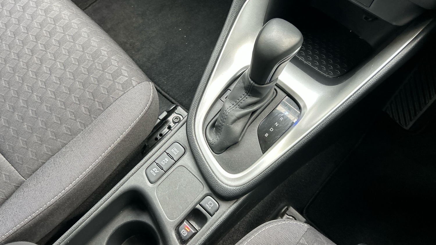 Used Toyota Yaris 2023 for sale - 77598589: Photo 29