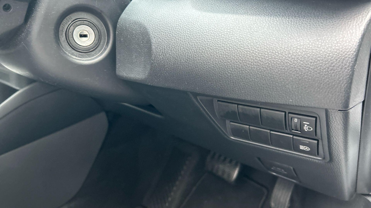 Used Toyota Yaris 2023 for sale - 77598589: Photo 36