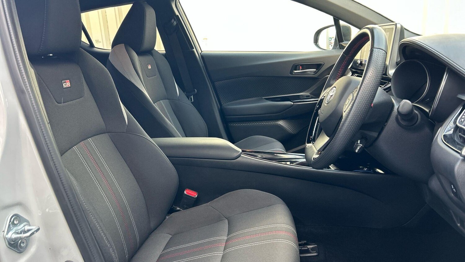 Used Toyota C-HR 2023 for sale - 78047130: Photo 15