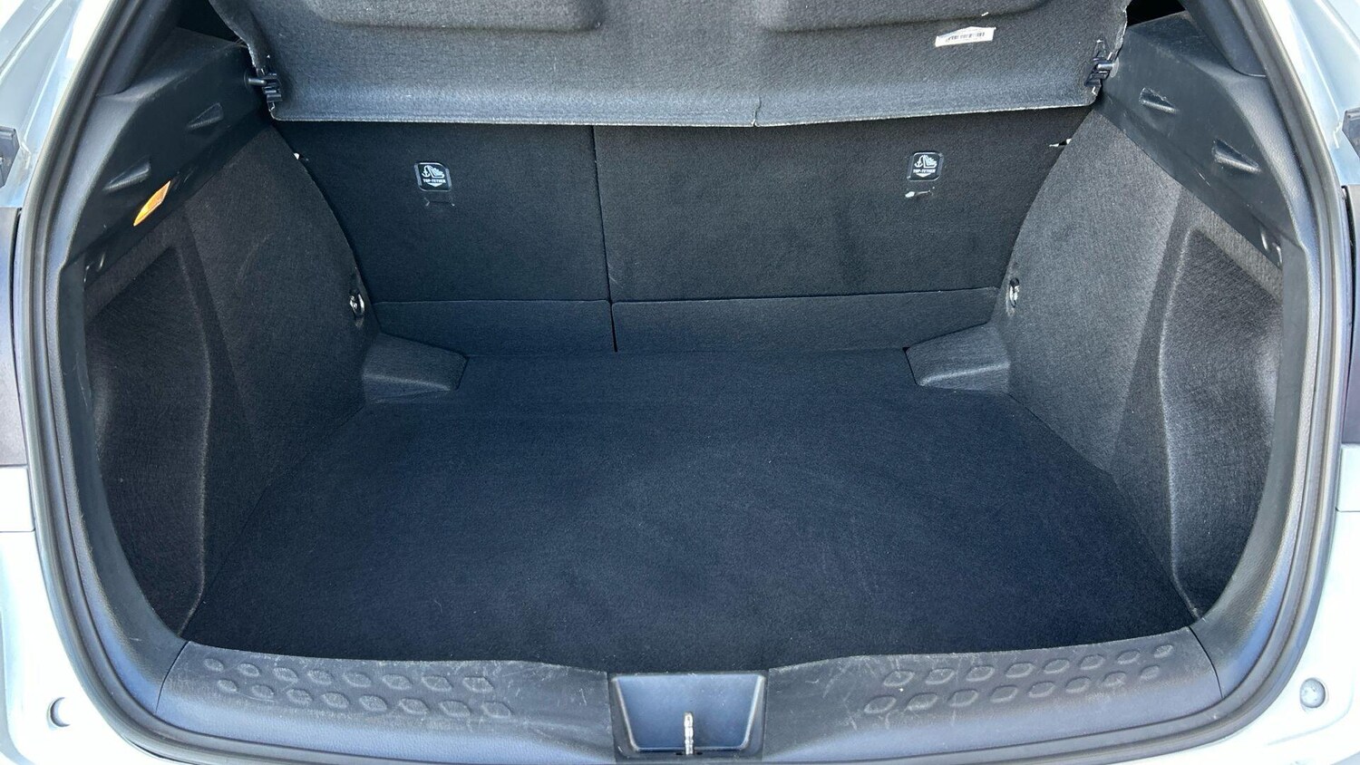 Used Toyota C-HR 2023 for sale - 78047130: Photo 18