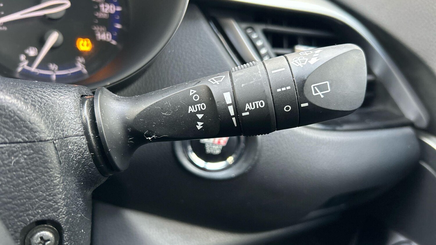 Used Toyota C-HR 2023 for sale - 78047130: Photo 37