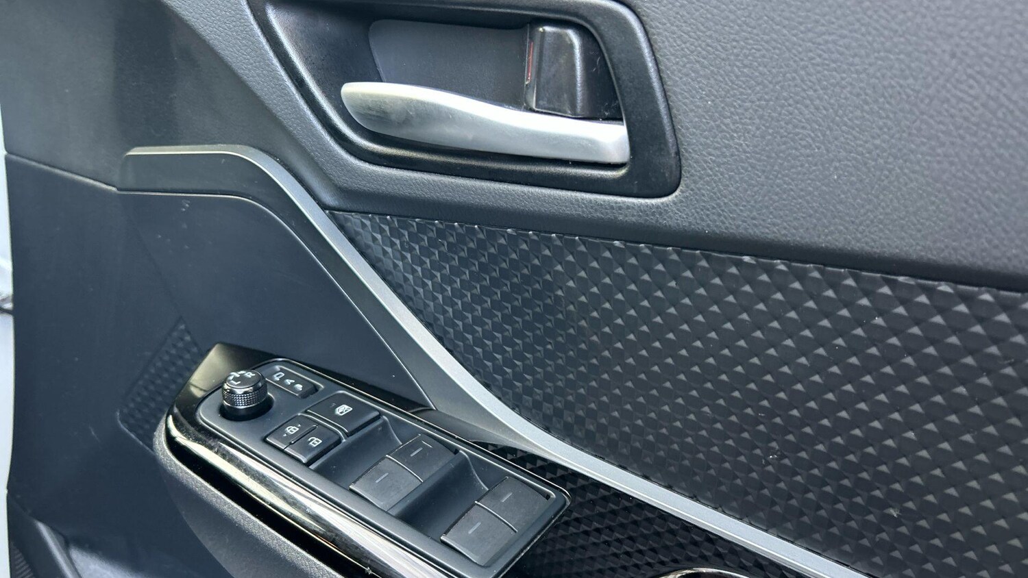 Used Toyota C-HR 2023 for sale - 78047130: Photo 38