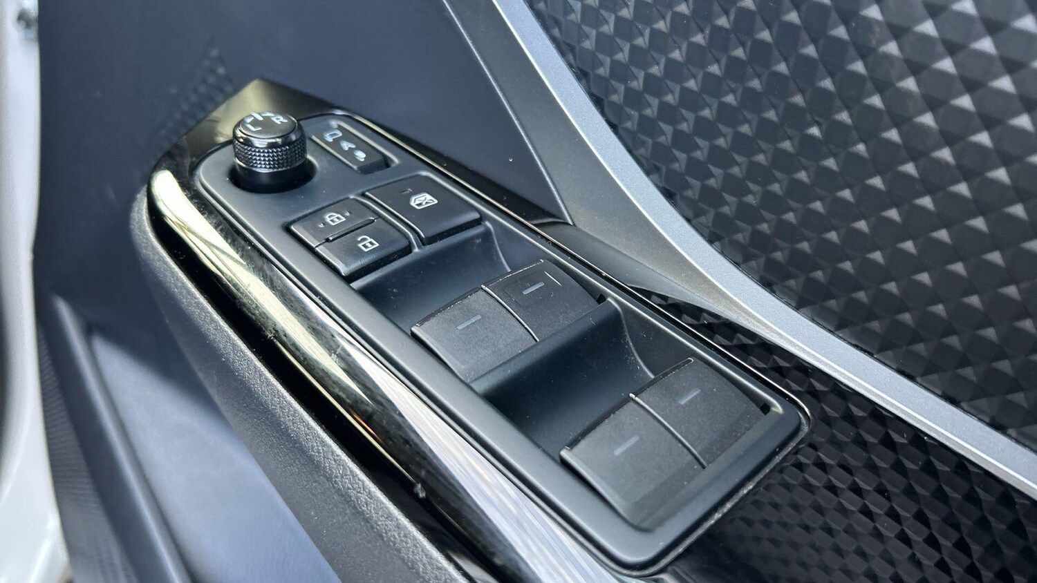 Used Toyota C-HR 2023 for sale - 78047130: Photo 39