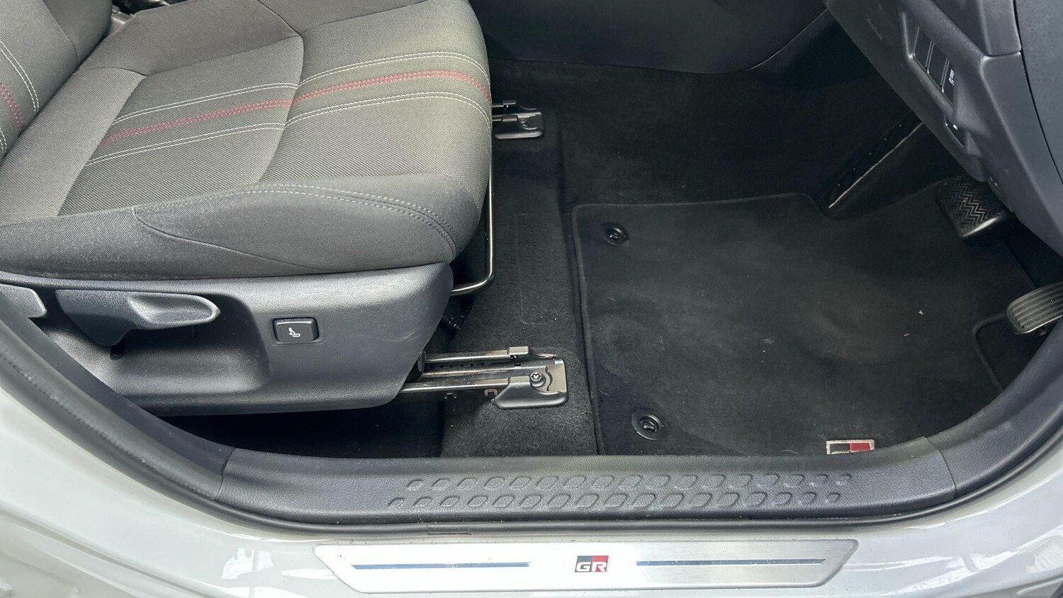 Used Toyota C-HR 2023 for sale - 78047130: Photo 41