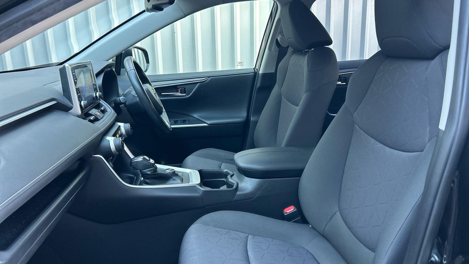 Used Toyota RAV4 2021 for sale - 76398144: Photo 16