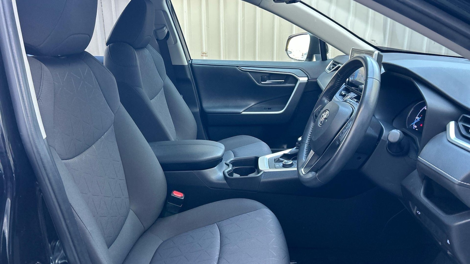 Used Toyota RAV4 2021 for sale - 76398144: Photo 17