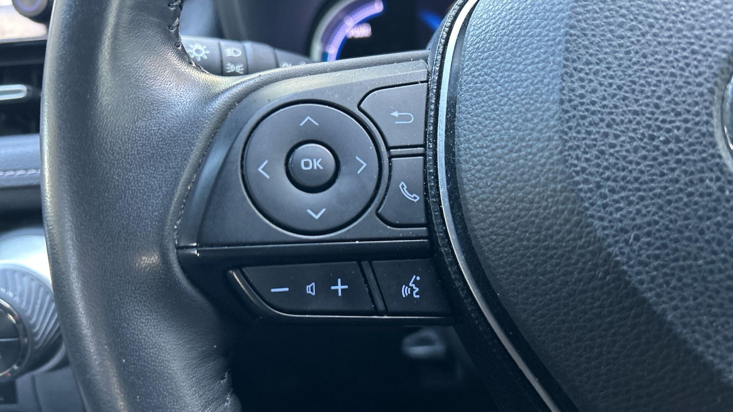 Used Toyota RAV4 2021 for sale - 76398144: Photo 40