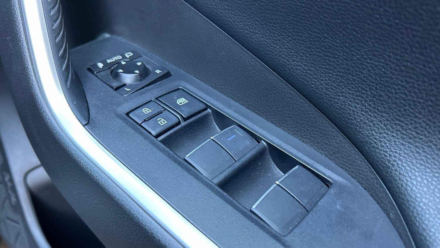 Used Toyota RAV4 2021 for sale - 76398144: Photo 43