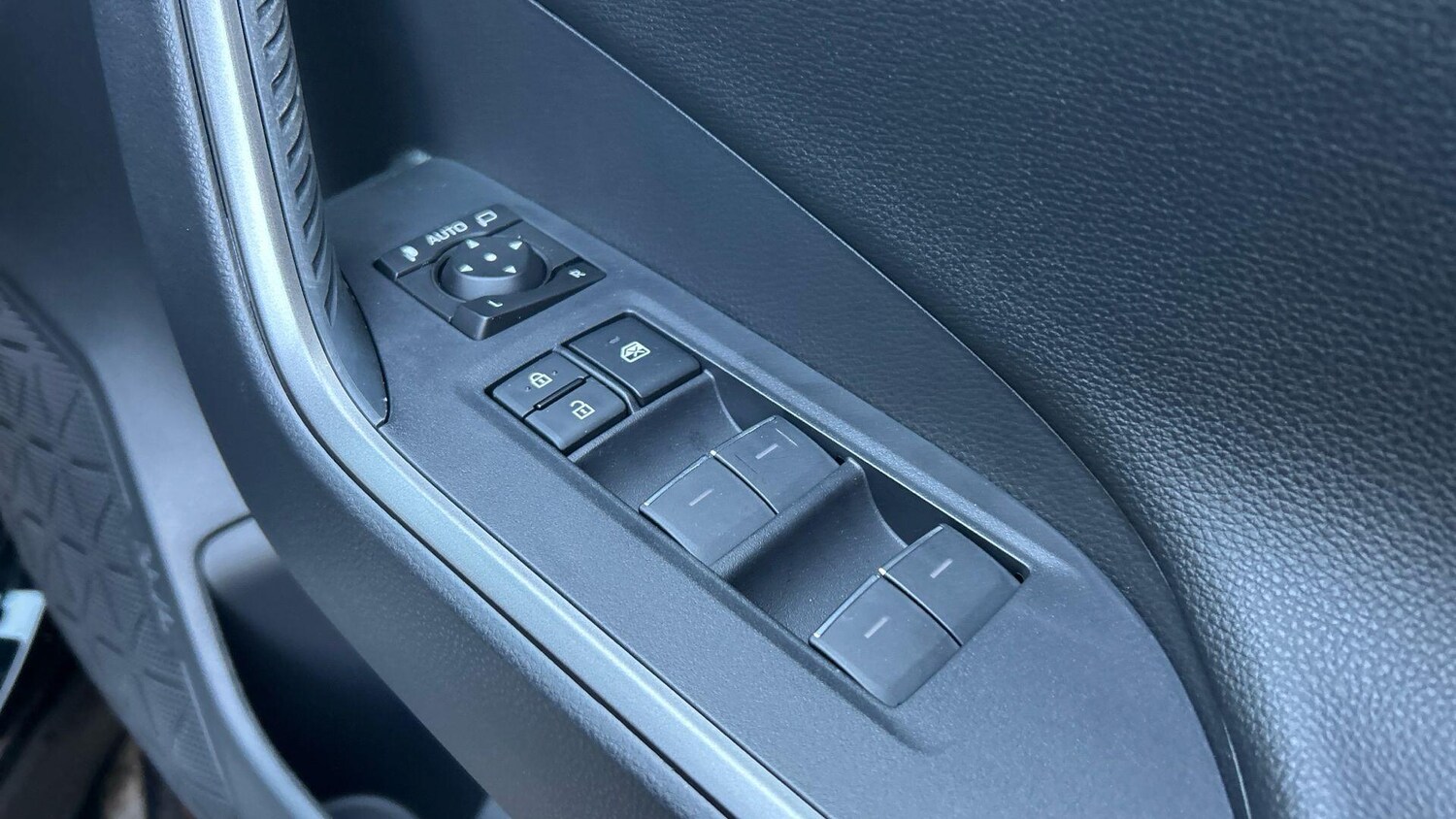 Used Toyota RAV4 2025 for sale - 76606866: Photo 38