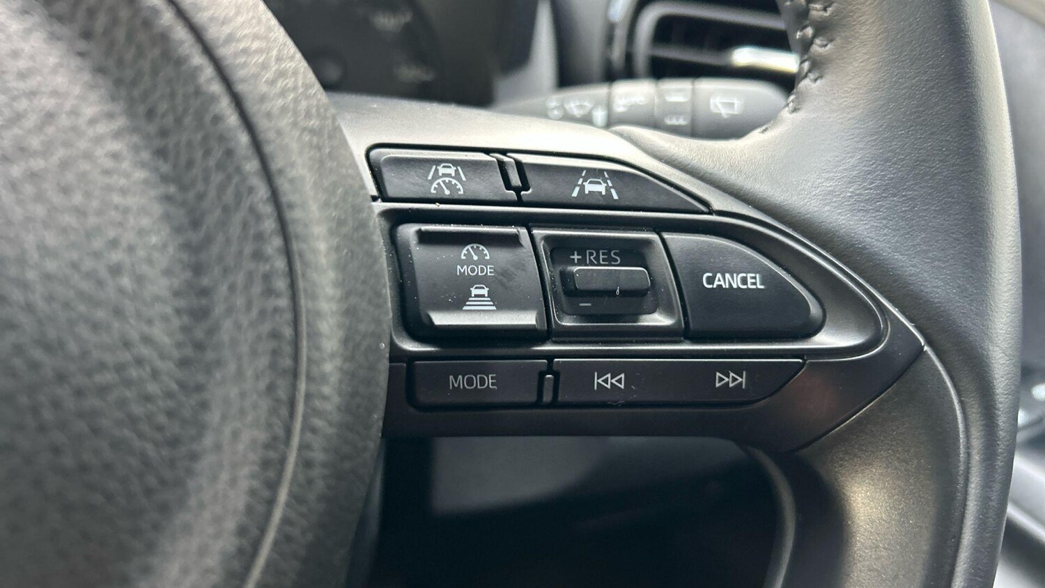 Used Toyota Yaris 2024 for sale - 77574555: Photo 31