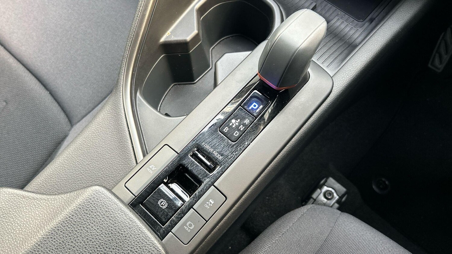 Used Toyota C-HR 2025 for sale - 77839733: Photo 32