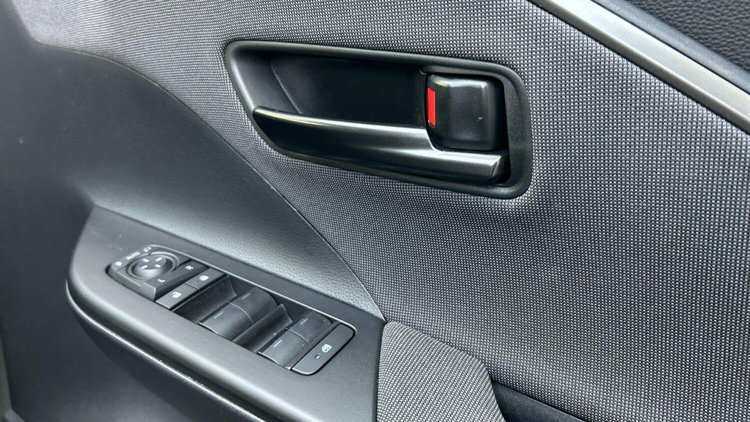 Used Toyota C-HR 2025 for sale - 77839733: Photo 42