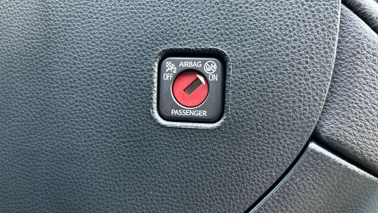 Used Toyota C-HR 2025 for sale - 77839733: Photo 46