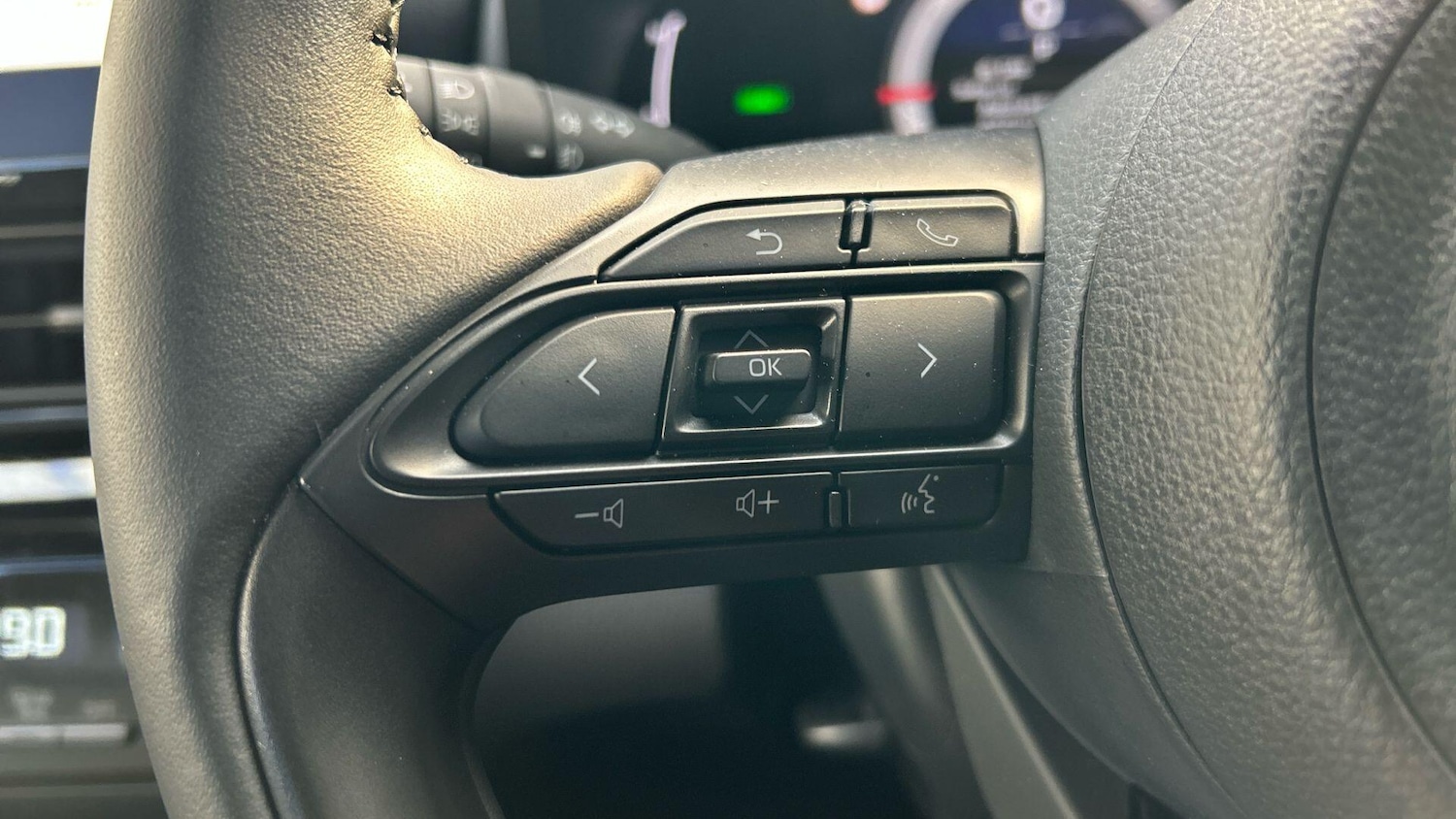 Used Toyota Yaris Cross 2025 for sale - 77722547: Photo 34