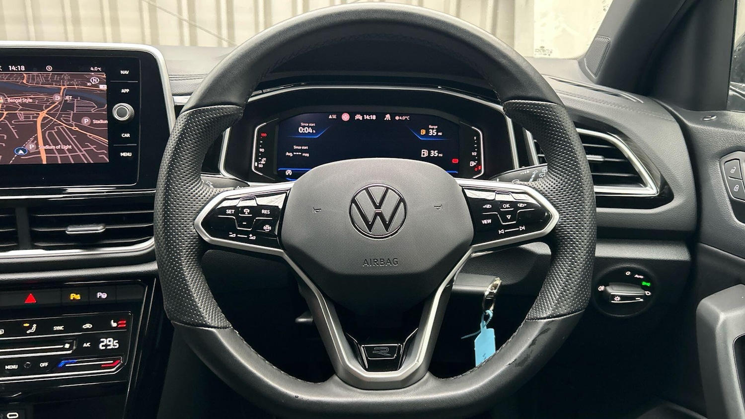 Used Volkswagen T-Roc 2023 for sale - 77376116: Photo 12