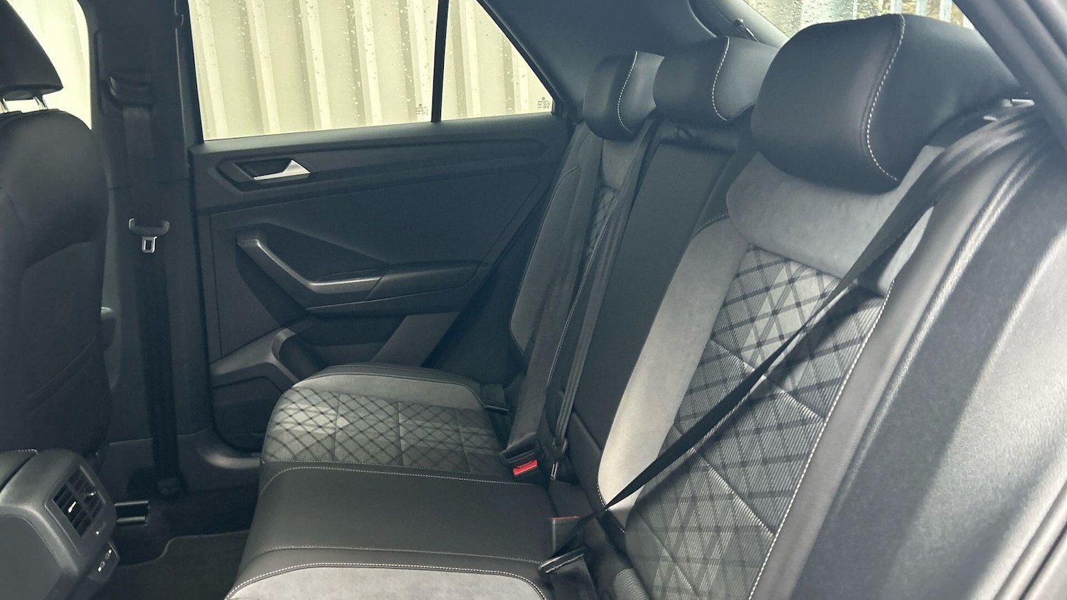 Used Volkswagen T-Roc 2023 for sale - 77376116: Photo 17