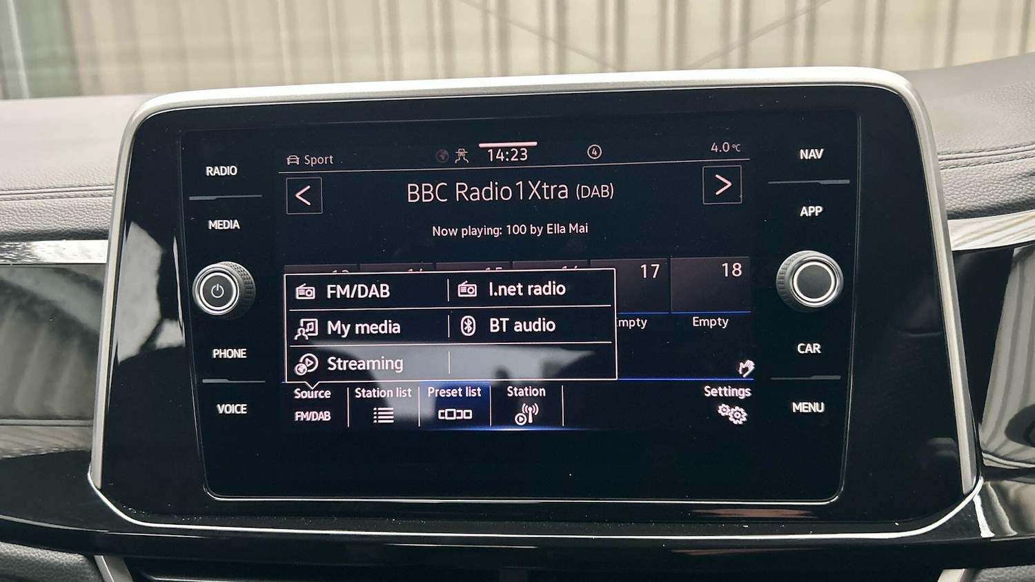 Used Volkswagen T-Roc 2023 for sale - 77376116: Photo 27