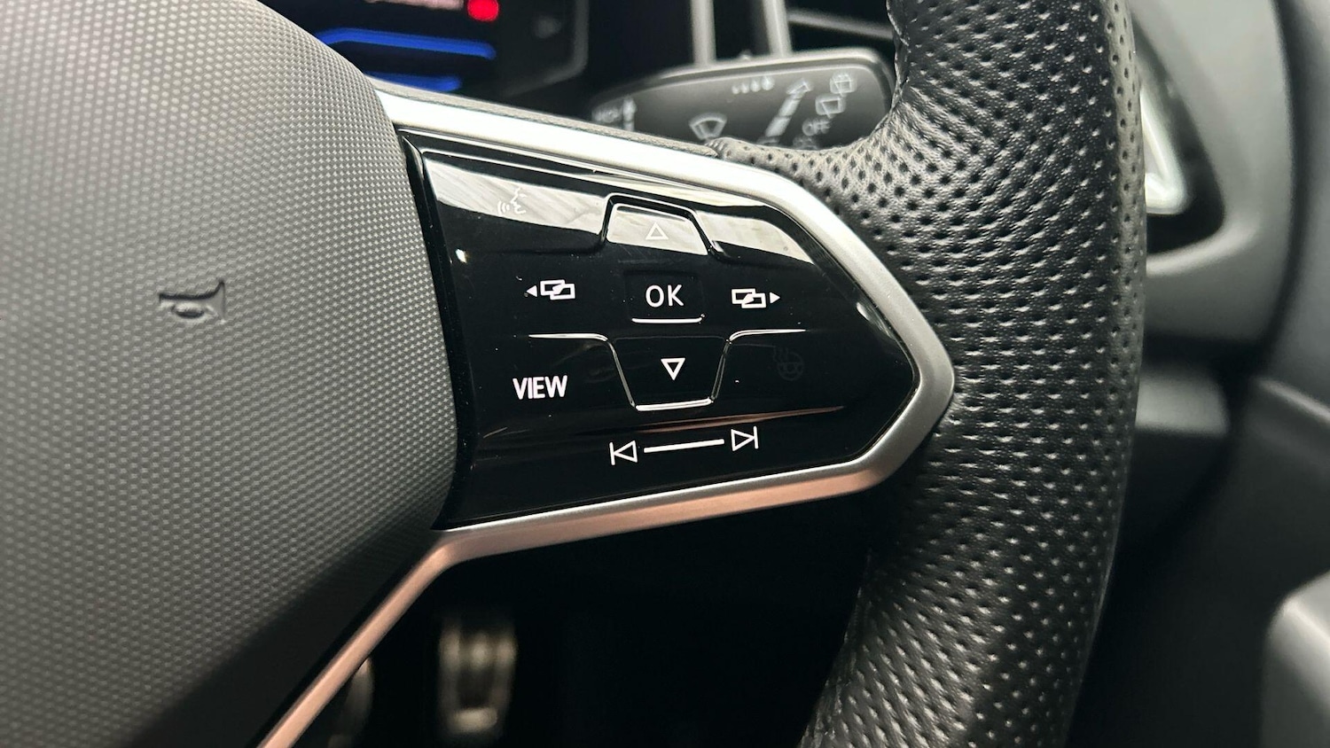 Used Volkswagen T-Roc 2023 for sale - 77376116: Photo 36