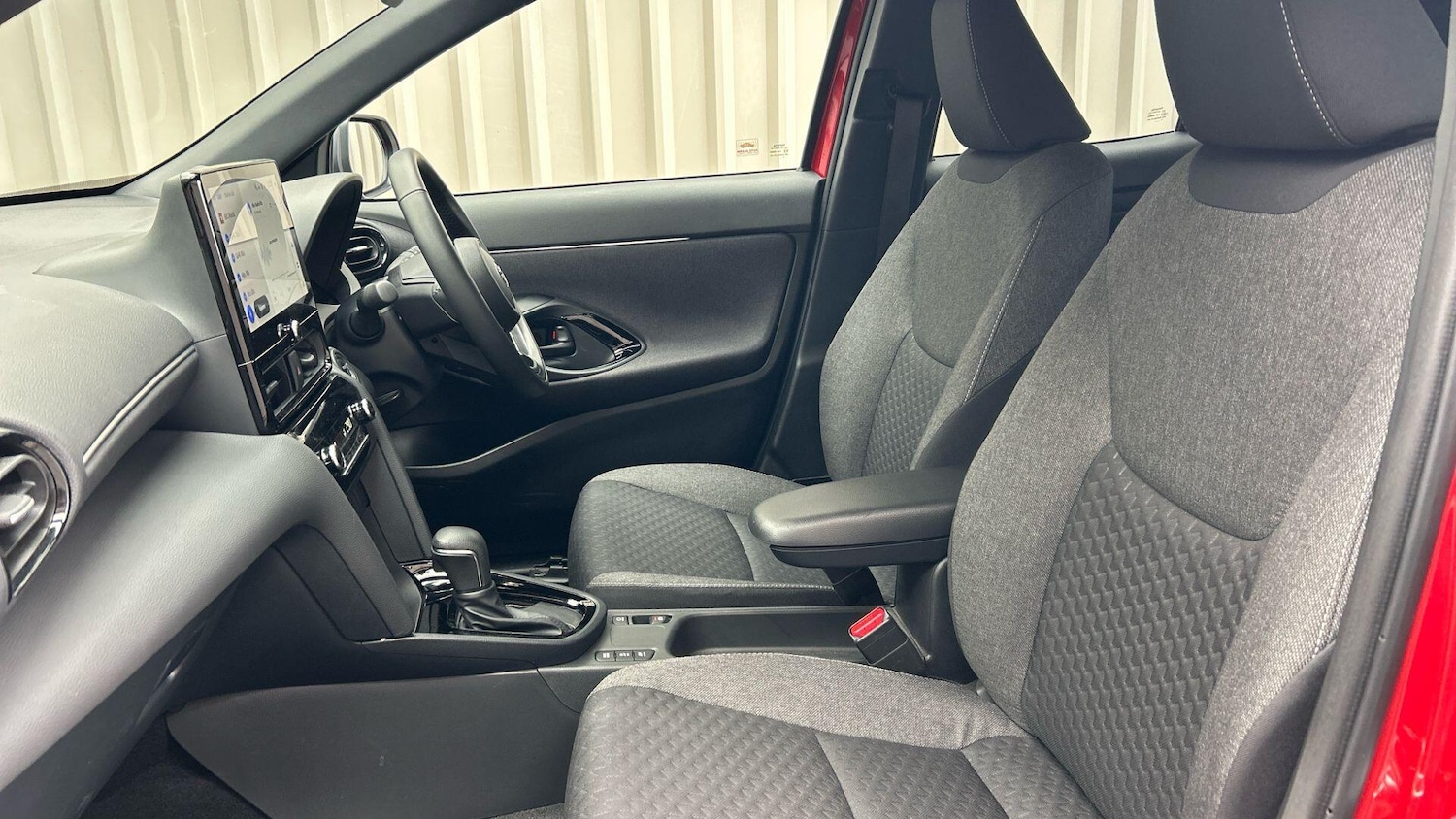 Used Toyota Yaris Cross 2025 for sale - 78101067: Photo 16