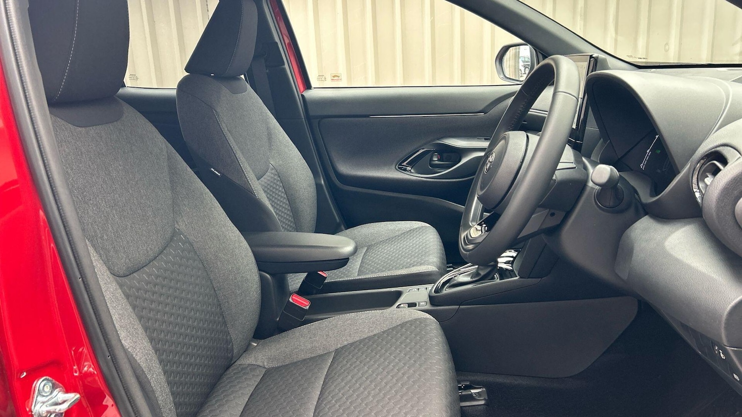 Used Toyota Yaris Cross 2025 for sale - 78101067: Photo 17