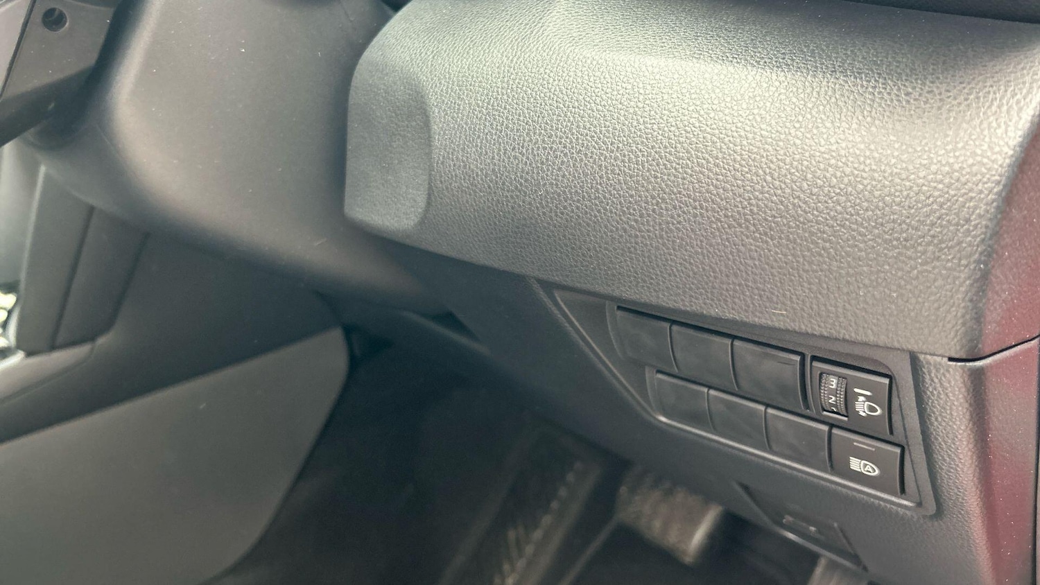 Used Toyota Yaris Cross 2025 for sale - 78101067: Photo 39