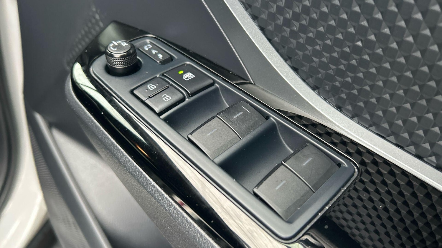 Used Toyota C-HR 2022 for sale - 77156243: Photo 40