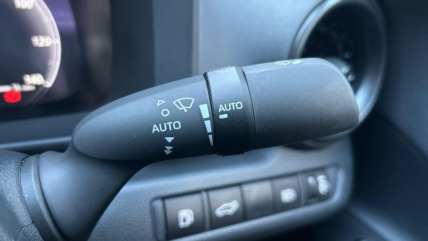 Used Toyota C-HR 2024 for sale - 77131890: Photo 39