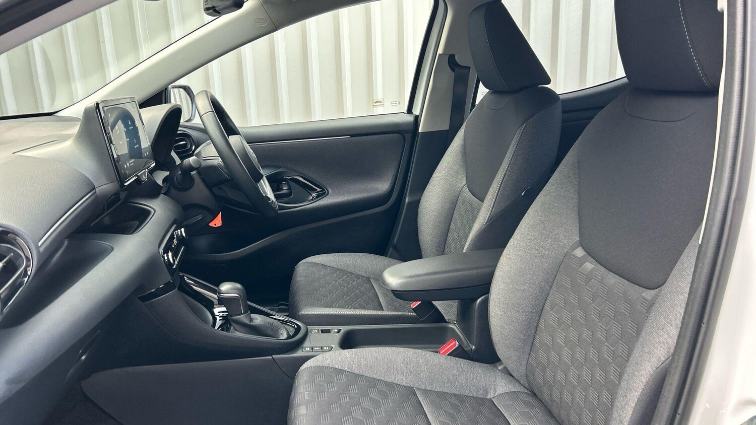 Used Toyota Yaris 2024 for sale - 77625733: Photo 14