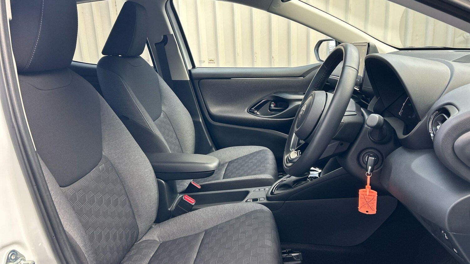 Used Toyota Yaris 2024 for sale - 77625733: Photo 15